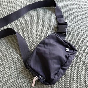 Lululemon Everywhere Belt Bag